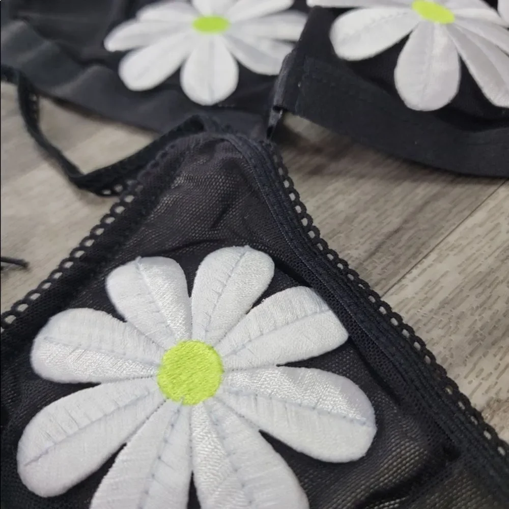 𝅺Daydream Nation Daisy Bra & Panty Set